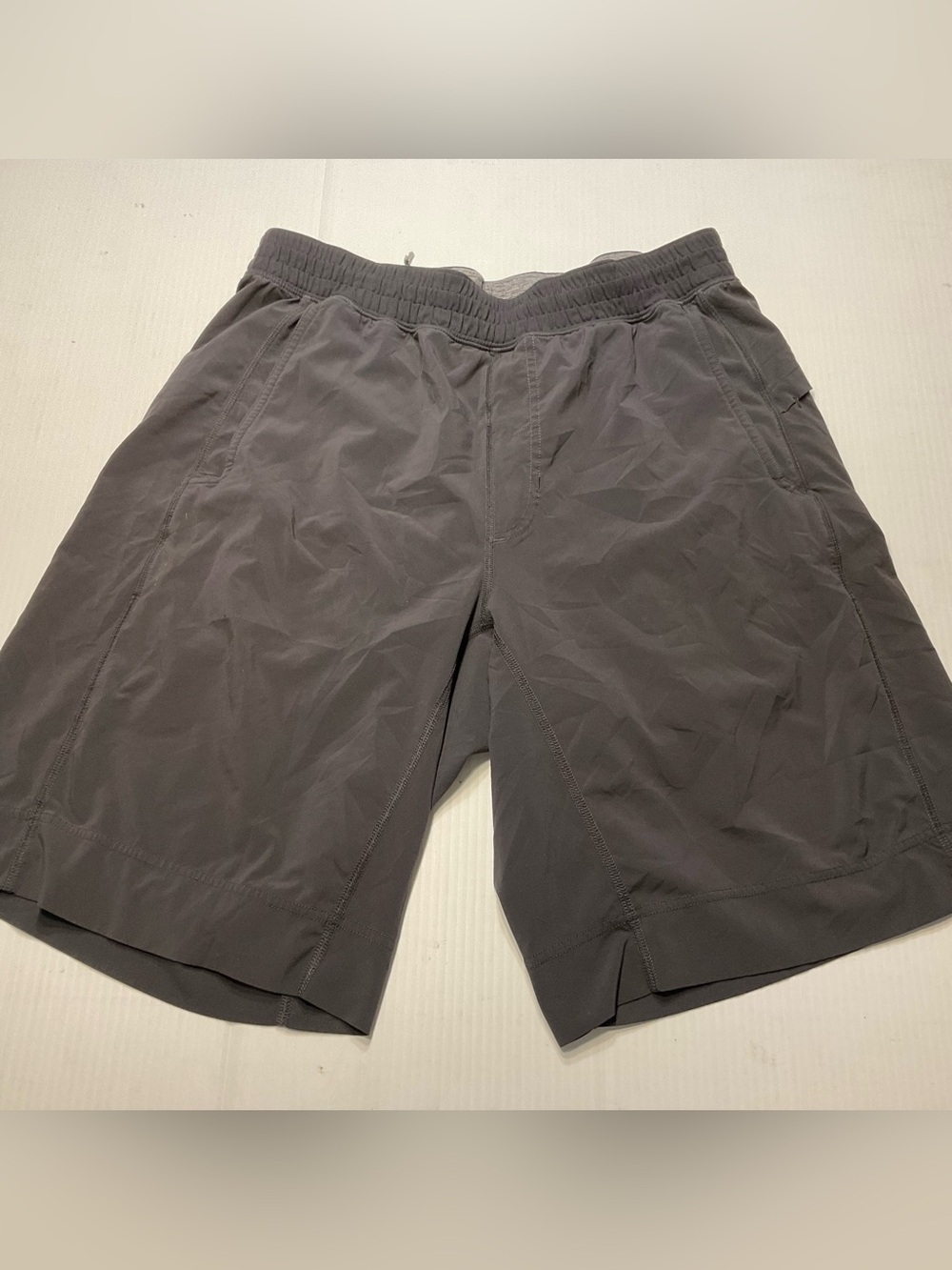 Lululemon Charcoal Gray Mens Athletic Shorts Sz L